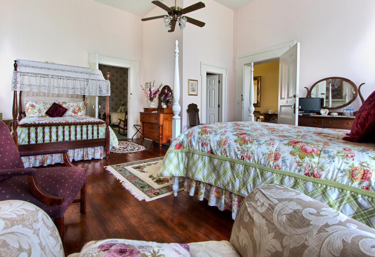 Maple Hill Manor Bed & Breakfast Springfield Exterior photo